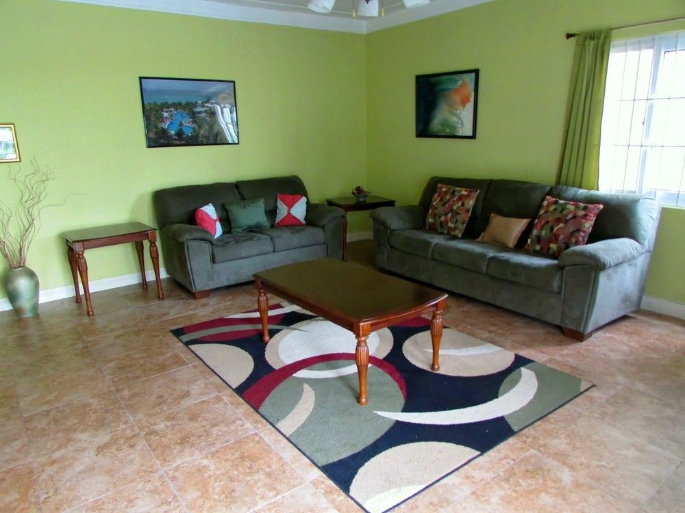 Centrally Located Guest Apartments 킹스톤 외부 사진